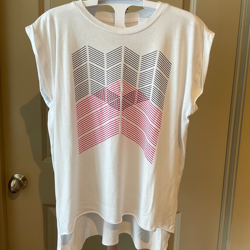 MAGENTA Tee